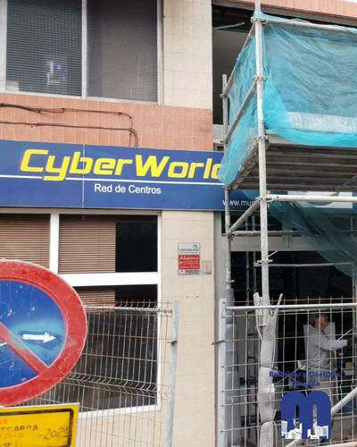 Reforma del local comercial de la tienda de informática MundoPC de Gijón