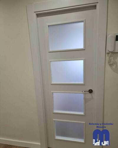 Instalación de puertas de interior y entrada en viviendas de Gijón y Asturias