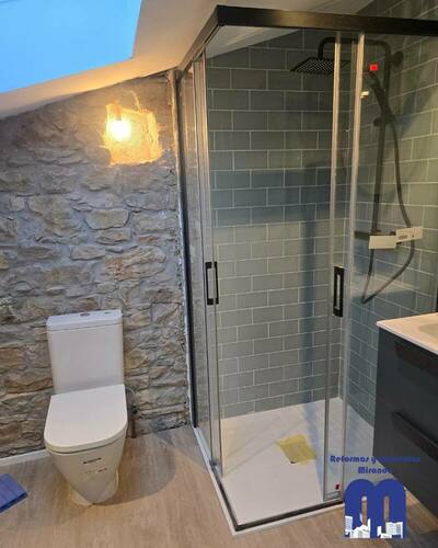 Reforma integral baños en casa rural de Gijón