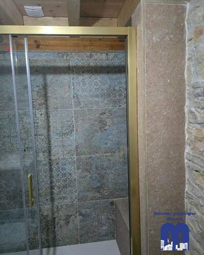 Reforma integral baños en casa rural de Gijón