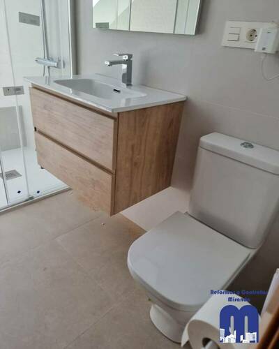 Reforma de un baño abuhardillado