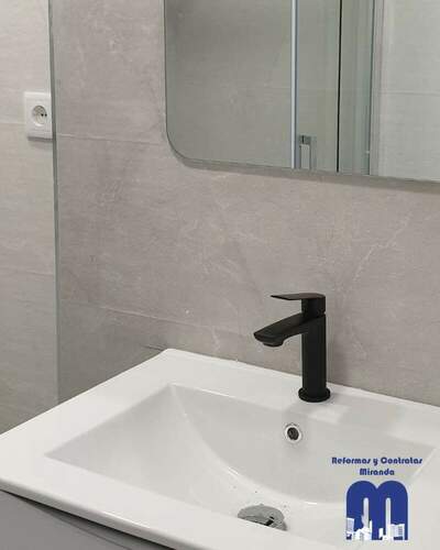 Reforma integral de baño pequeño | Optimización del espacio