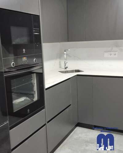 Reforma integral de cocina moderna en Gijón